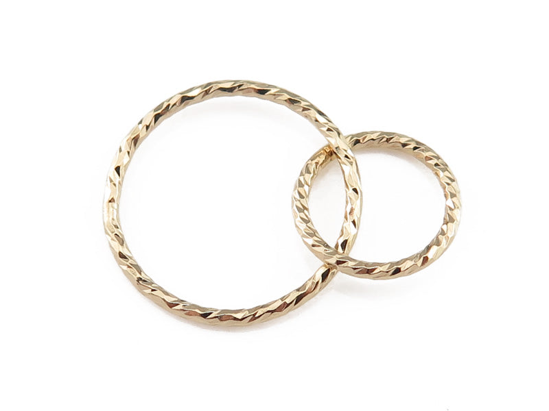 Close up showing the entwined gold circles
