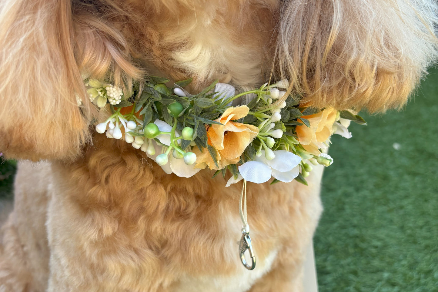 Full Flower Garland Dog Collar. Silk flower dog collar has a blend of buds and blossoms and a hint of woodland greenery, finished with ivory satin ribbon and attached to a white leather collar. Optional Ring Bearer Clasp Optional Ring Bearer clasp