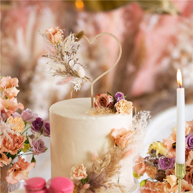 Wooden heart topper pushes into your wedding cake for you to decorate with flowers of your choice