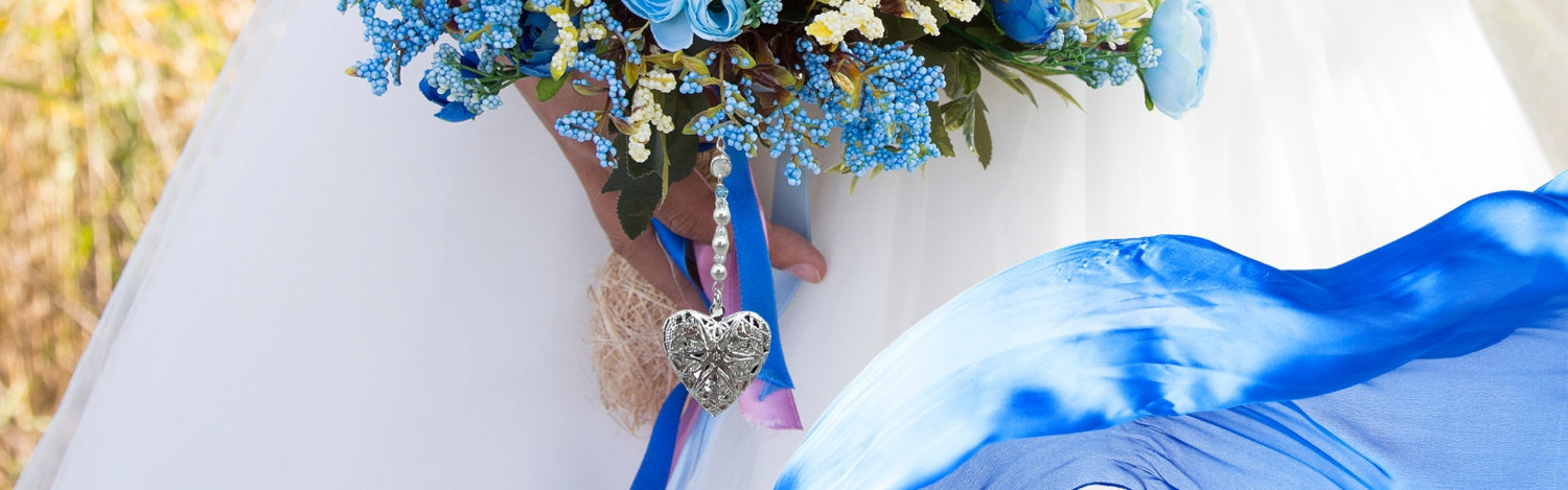 Bouquet wedding charm locket