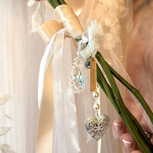 Bouquet charm filigree locket