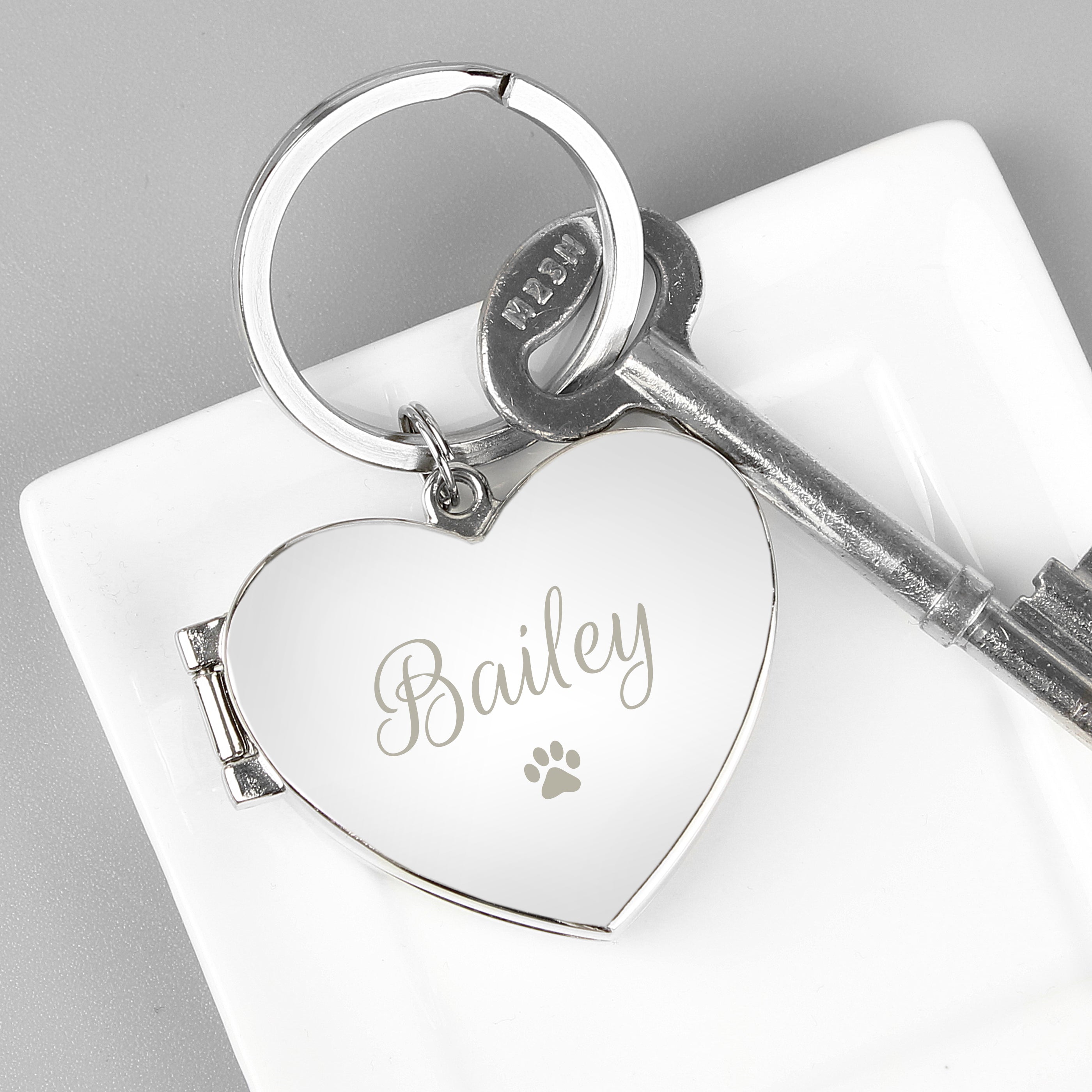 Engravable photo 2025 locket keychain