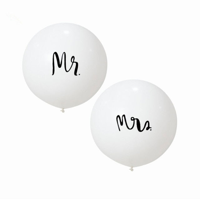 Giant white balloons with MR & MRS print